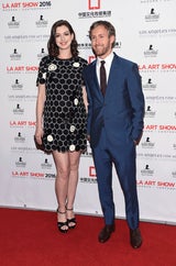 Anne Hathaway - Stylisches Babybauch-Debüt