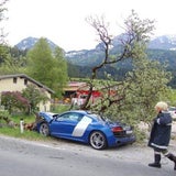 Hier birgt die FF Abtenau Hirschers Audi R8