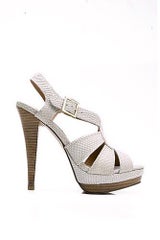 Weiße Schuhe