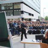 TU verlegt Vorlesung vor Secession