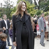 Carla Bruni-Sarkozy zeigt riesige Babykugel