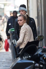 Lily Rose Depp spaziert mit Bad Boy-Freund
