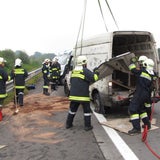 Schwerer Unfall mit Flüchtlingstransporter