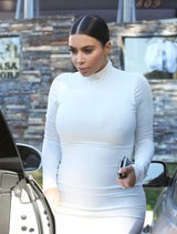 Die Kardashian-Schwestern im Weißwurstlook