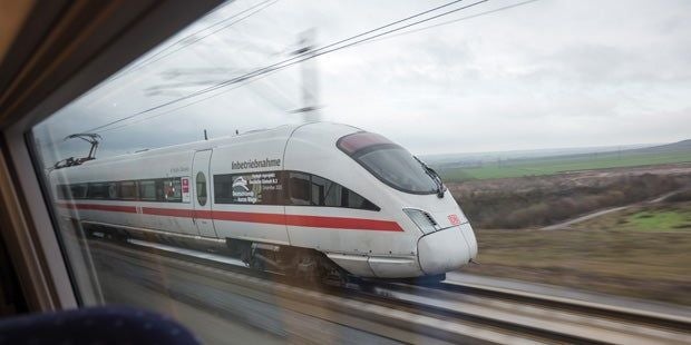 Drei Wochen alter Säugling fuhr allein im Zug