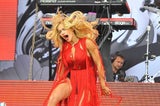 Rita Ora: Heiße Show in Glastonbury