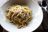 Spaghetti Carbonara wurde nicht in Italien erfunden, sondern in ...