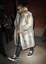 Kanye West präsentiert Kollektion in Paris
