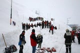 Lawine begräbt Zufahrt zu Alpenhotel St. Christoph unter sich