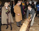 Charles & Camilla: Holzhacken in Norwegen