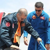 Türkei: Premier steigt in Kampfjet