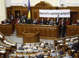 Faustkampf im Ukrainischen Parlament