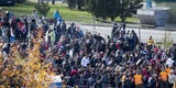 20.000 stürmen unsere Grenze