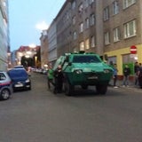 Brunnenmarkt: Rechte Mahnwache von Linken attackiert
