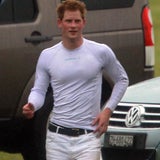 Im engen Shirt: Prinz Harry zeigt seinen Body