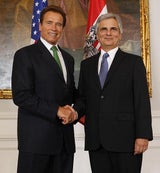 Arnold Schwarzenegger bei Bundeskanzler Werner Faymann.