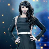 Conchita Wurst singt "Unbreakable"