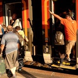 Hunderte Flüchtlinge am W-Bhf