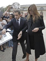Carla Bruni-Sarkozy zeigt riesige Babykugel