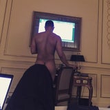John Legend zeigt Po auf Instagram