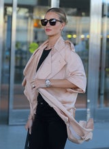 Rosie Huntington-Whiteleys cooler Reiselook