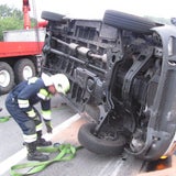 Schwerer Unfall mit Flüchtlingstransporter