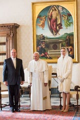 Fürstin Charlène & Albert treffen Papst Franziskus
