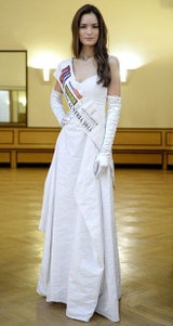 Opernball: Miss Austria zeigt ihr Kleid