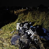 Boeing stürzt in Dorf
