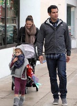 Jessica Alba: Weihnachts-Shopping mit ihren süßen Mädchen