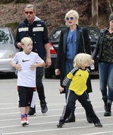 Gwen Stefani unterwegs mit ihrer Familie