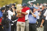 Lindsey Vonn & Tiger Woods turteln am Golfplatz