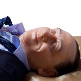 Wirbel um Berlusconi im Glas-Sarg