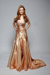 "Miss Austria": Annika Grill zeigt ihre Austro-Designer-Outfits