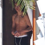 Justin Bieber trägt nur Slip & zeigt Muskeln