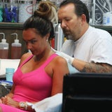 Tamara Ecclestone lässt sich tätowieren