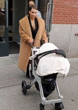 Kim Kardashian mit Baby Nori