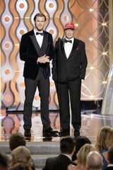 Niki Lauda amüsiert sich bei Golden Globes