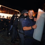 Bulgarisches Parlament stundenlang belagert
