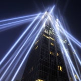 "DC Tower" mit Mega- Laser-Show eröffnet