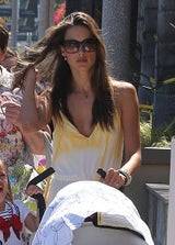 Alessandra Ambrosio: Glückliche Mama