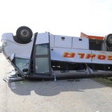 Schulbus krachte in Lkw: 20 Kinder verletzt
