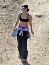 Vanessa Hudgens: Sexy Wandersfrau