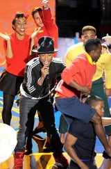 Stars performen bei den Oscars 2014