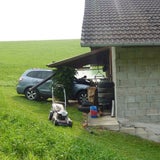 Bauer fast vor eigenem Haus überfahren