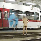 Nackt-Aktion in der U-Bahn