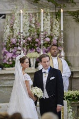 Madeleine, Chris O'Neill
