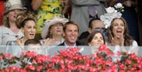 Liz Hurley & Sarah Jessica Parker beim Melbourne Cup 2011
