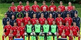Alaba am Rasenmäher zum Foto-Shooting