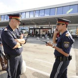 Wildwest-Szenen beim Flughafen